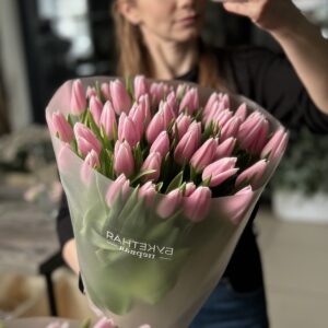 Тюльпан розовый 51 шт.